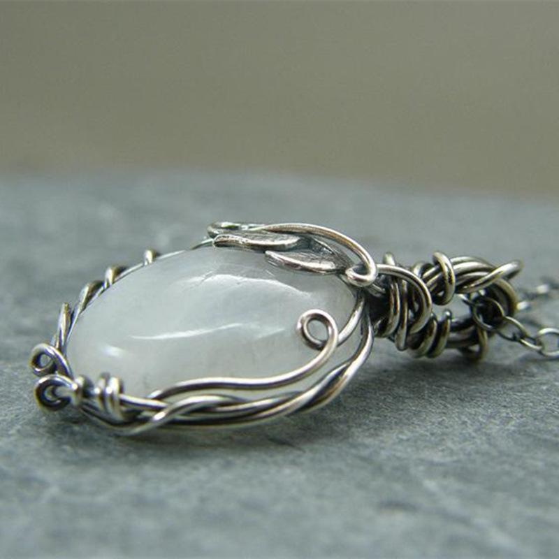 Retro Winding Moonstone Necklace